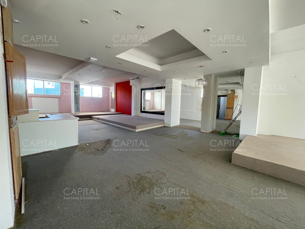 Local Comercial ID.39861 - Gran Local en Avenida Italia