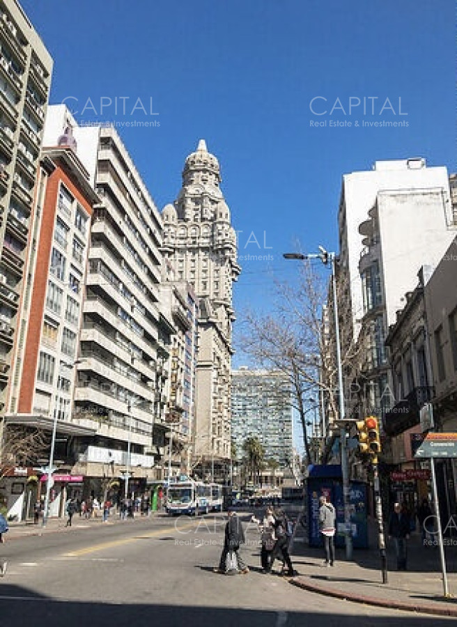 Local Comercial ID.35502 - Venta local sobre 18 de Julio Centro Montevideo