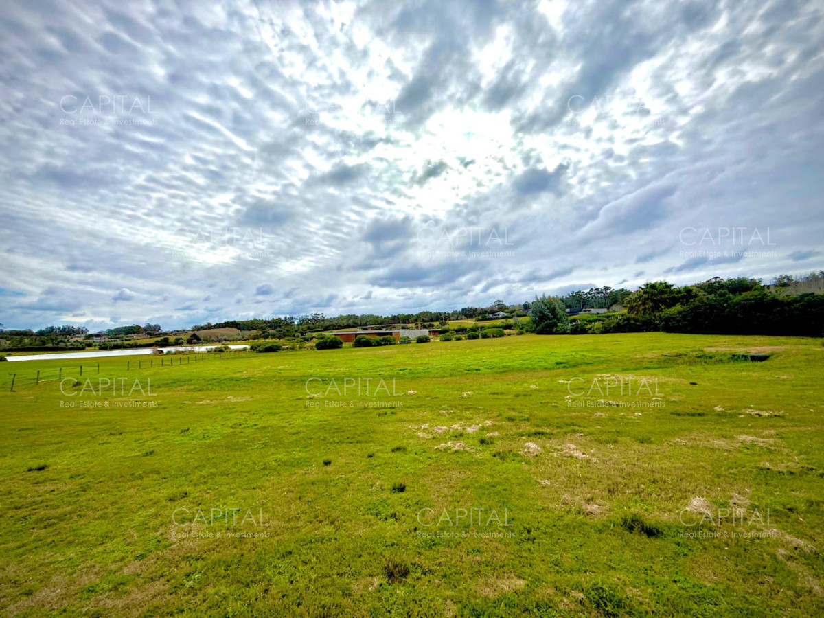 Terreno en venta en exclusivo barrio privado Laguna Estate en Manantiales