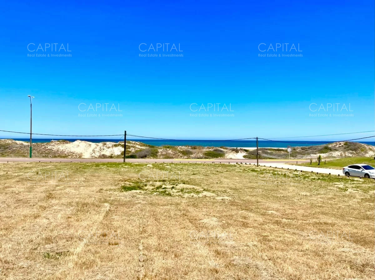 Terreno ID.33978 - Lote Primera Linea Frente al Mar en Montoya, La Barra, Punta del Este en Venta, Ideal para Edificaciones e Inversores 