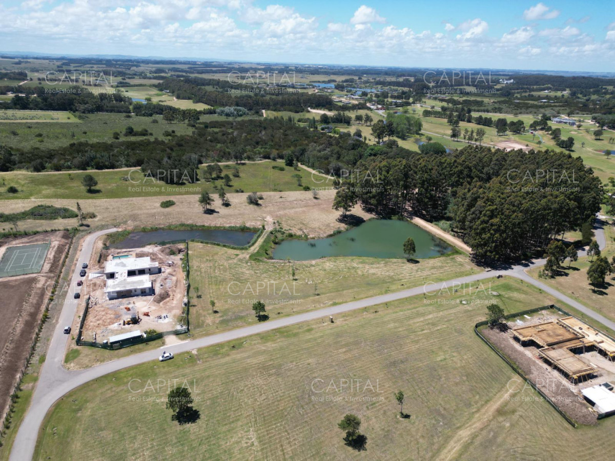 Terreno ID.39297 - Terreno en venta sobre laguna en Pueblo Mio Golf barrio cerrado Manantiales