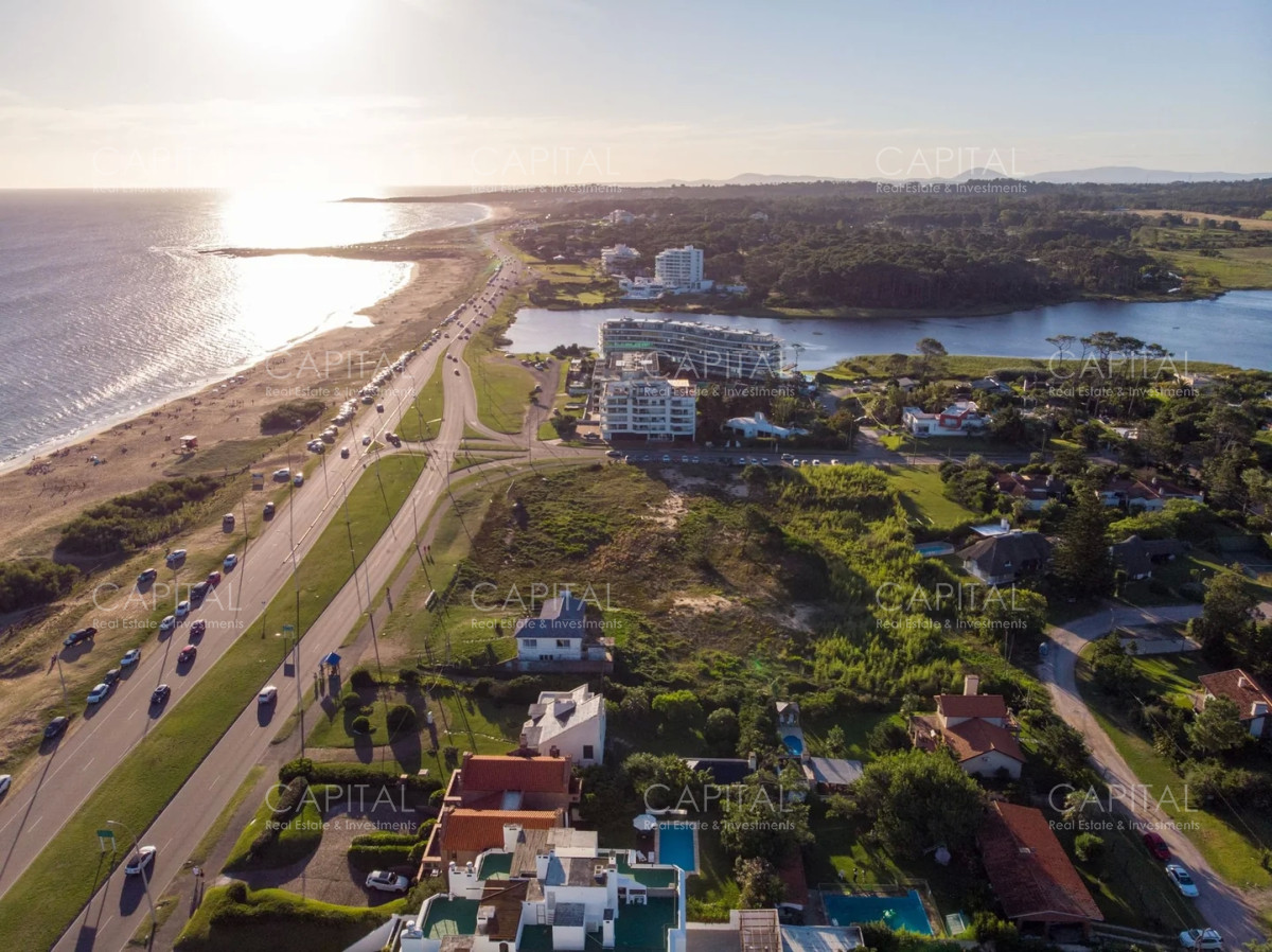 Terreno ID.32593 - Terreno Frente al Mar Lote 10.376 m2 frente al mar Punta del Este