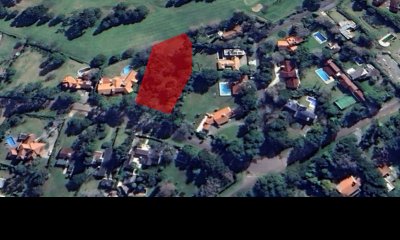 Terreno de 3433 m2 en venta, Playa Brava, Punta del Este