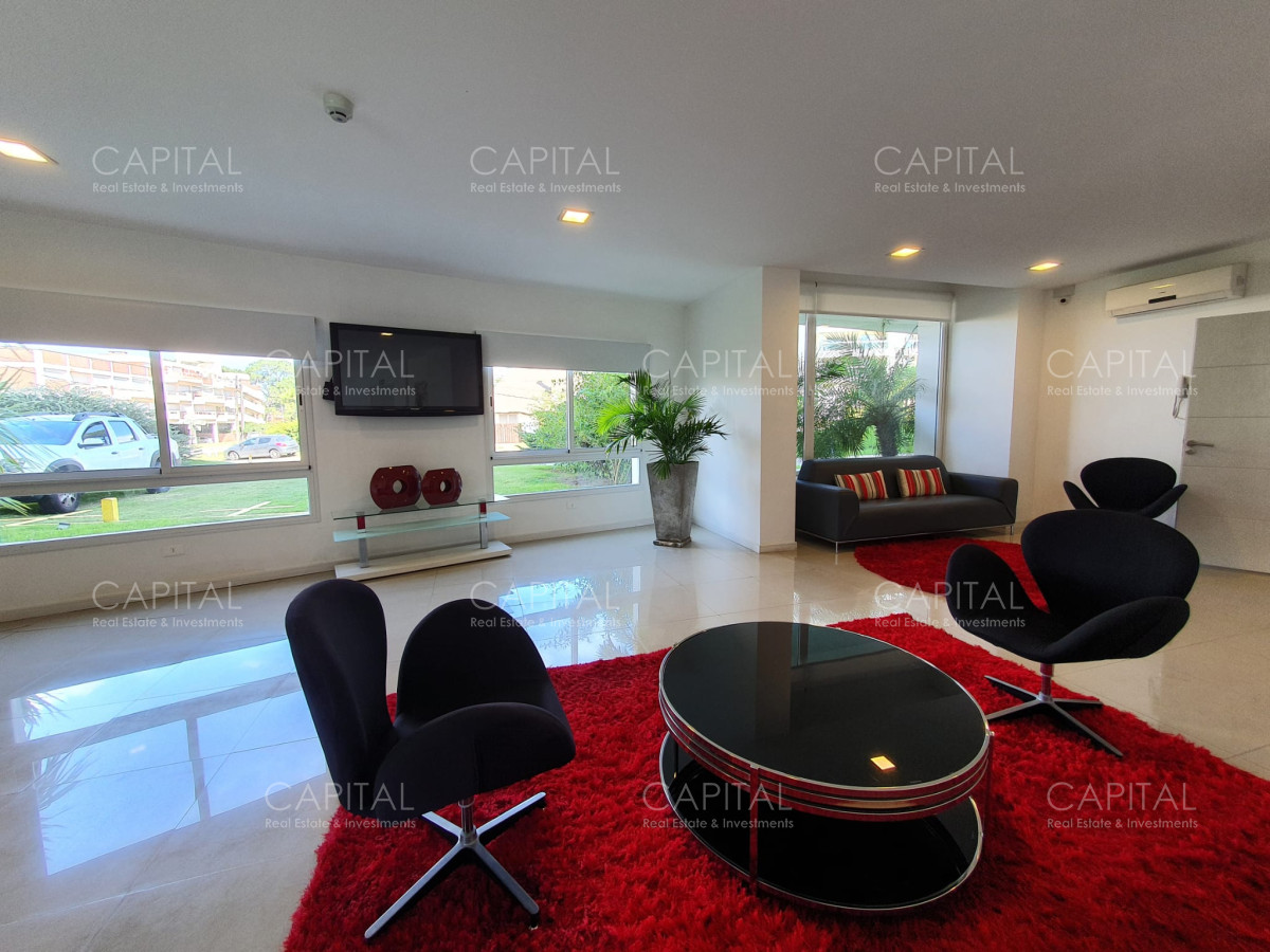 Apartamento ID.32420 - Venta departamento tres dormitorios terraza amplia con parrillero a metros Playa Brava