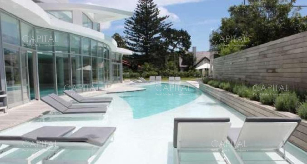 Apartamento ID.27455 - Apartamento de tres dormitorios y dependencia de servicio en venta, Playa Mansa Punta del Este