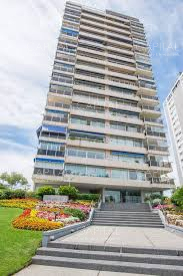 Apartamento ID.32842 - Apartamento con vista al mar en venta en Playa Mansa.