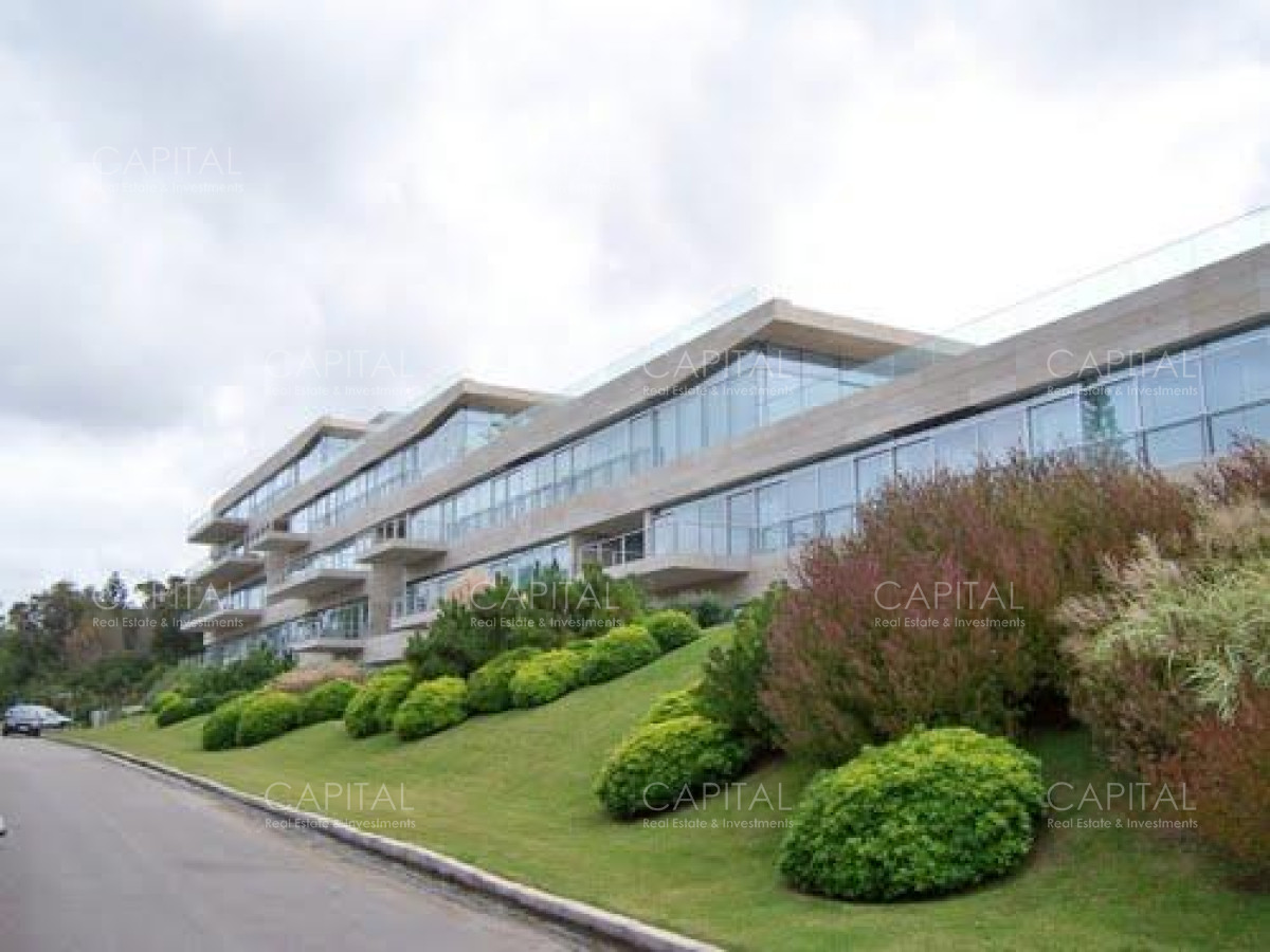 Apartamento ID.30146 - Excelente Apartamento en Acqua Punta del Este Tres suites en Venta en Primera línea, Playa Brava