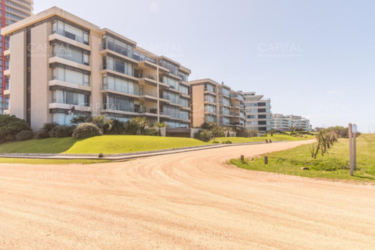 Apartamento ID.32175 - Apartamento en Alquiler Playa Brava Primera Fila 