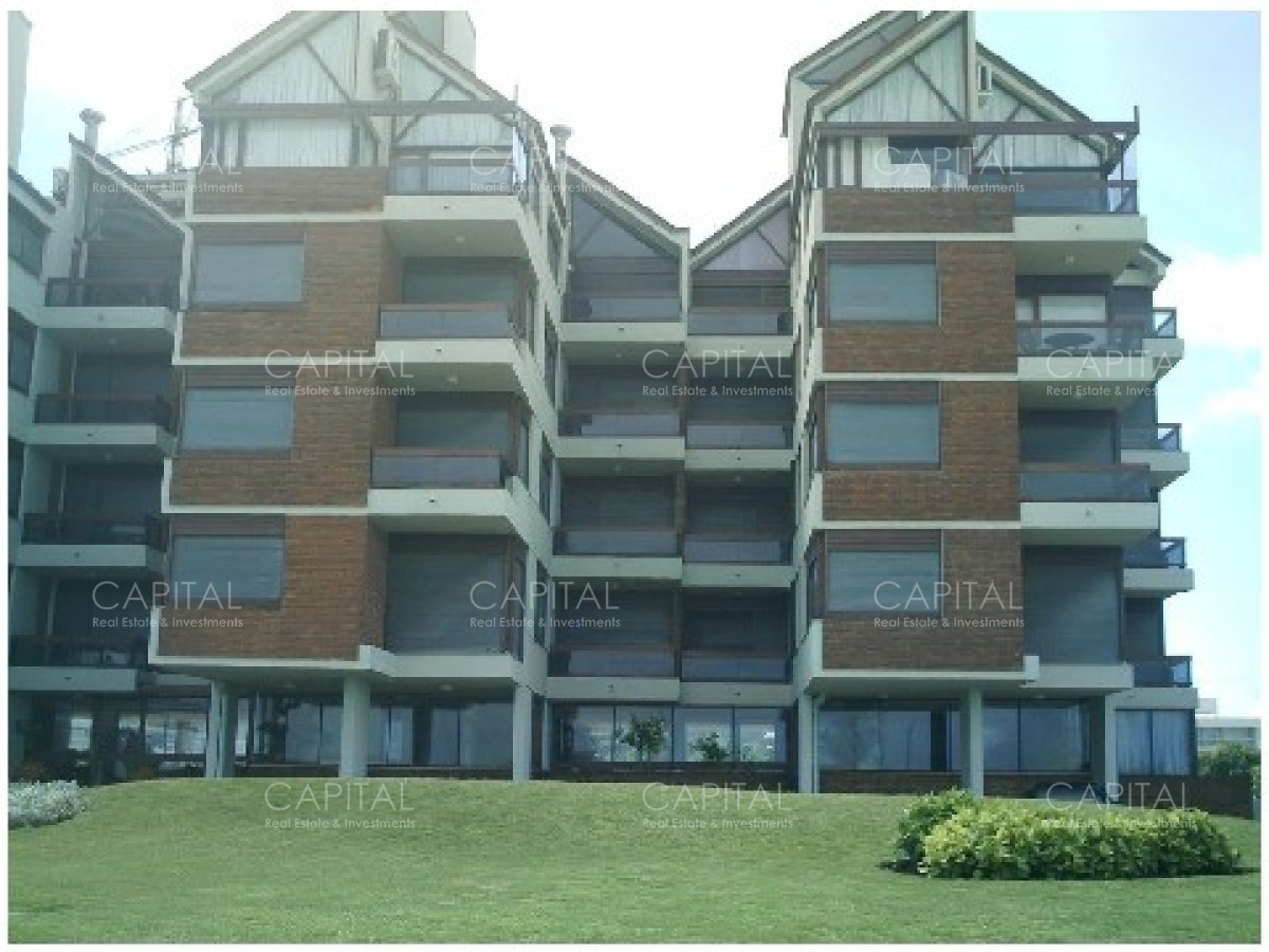 Apartamento ID.27183 - Apartamento reciclado de dos dormitorios frente al mar en Playa Brava en venta