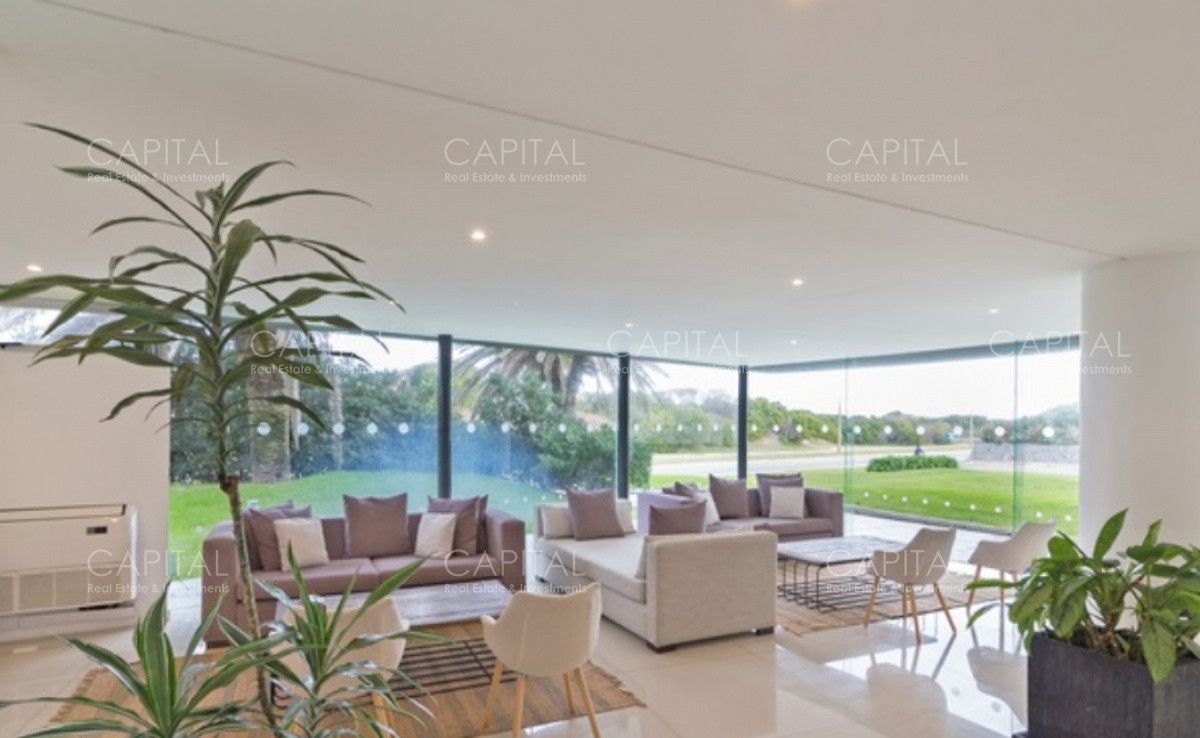 Apartamento ID.33175 - Espectacular Apartamento en alquiler Primera linea playa Brava