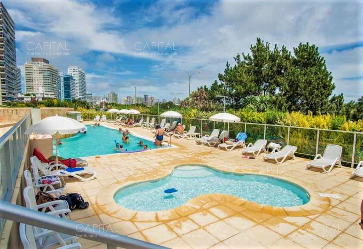 Apartamento ID.32842 - Apartamento con vista al mar en venta en Playa Mansa.