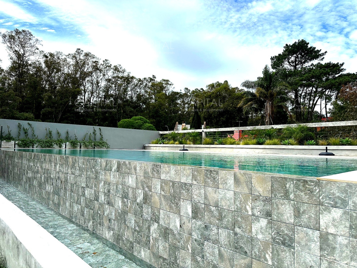 Apartamento ID.40099 - 1 dormitorio piso alto en Carrasco Terraza y parrillero