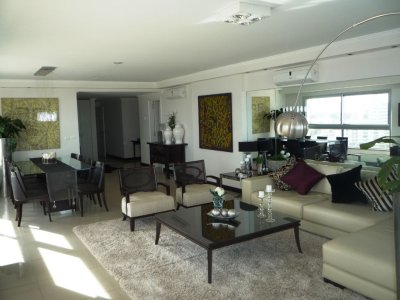 Departamento en Torre Lobos Punta del Este en venta