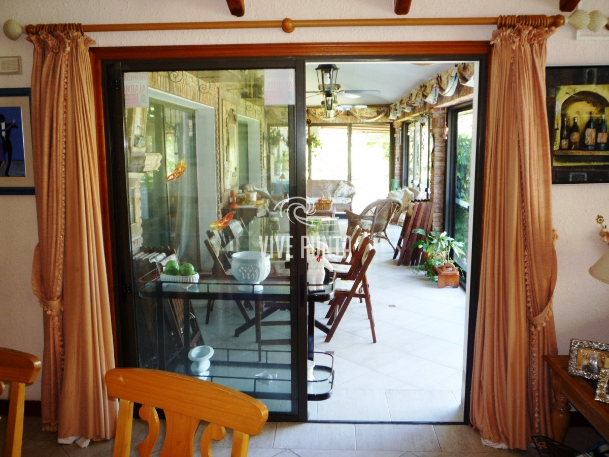 Casa ID.852 - Zona paradas en inmejorable entorno.