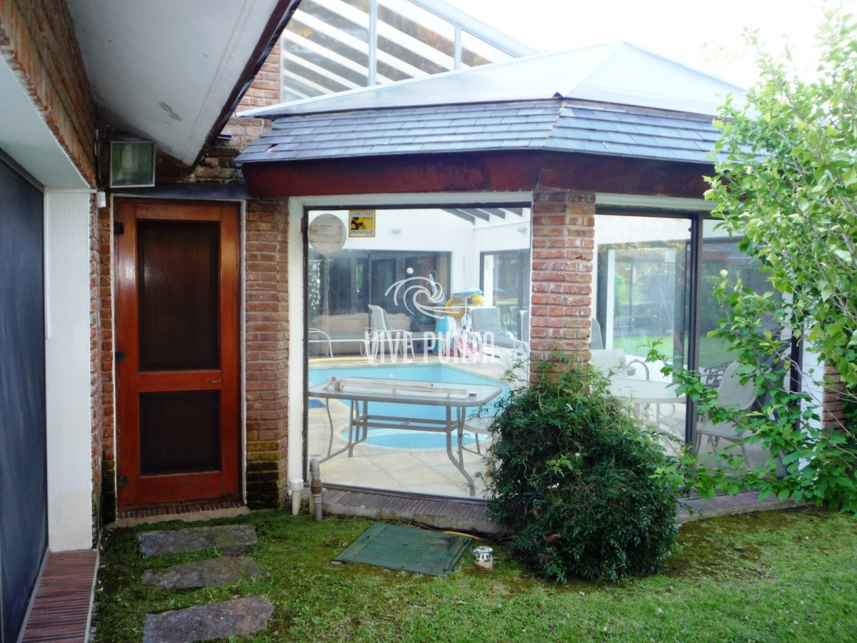 Casa ID.852 - Zona paradas en inmejorable entorno.