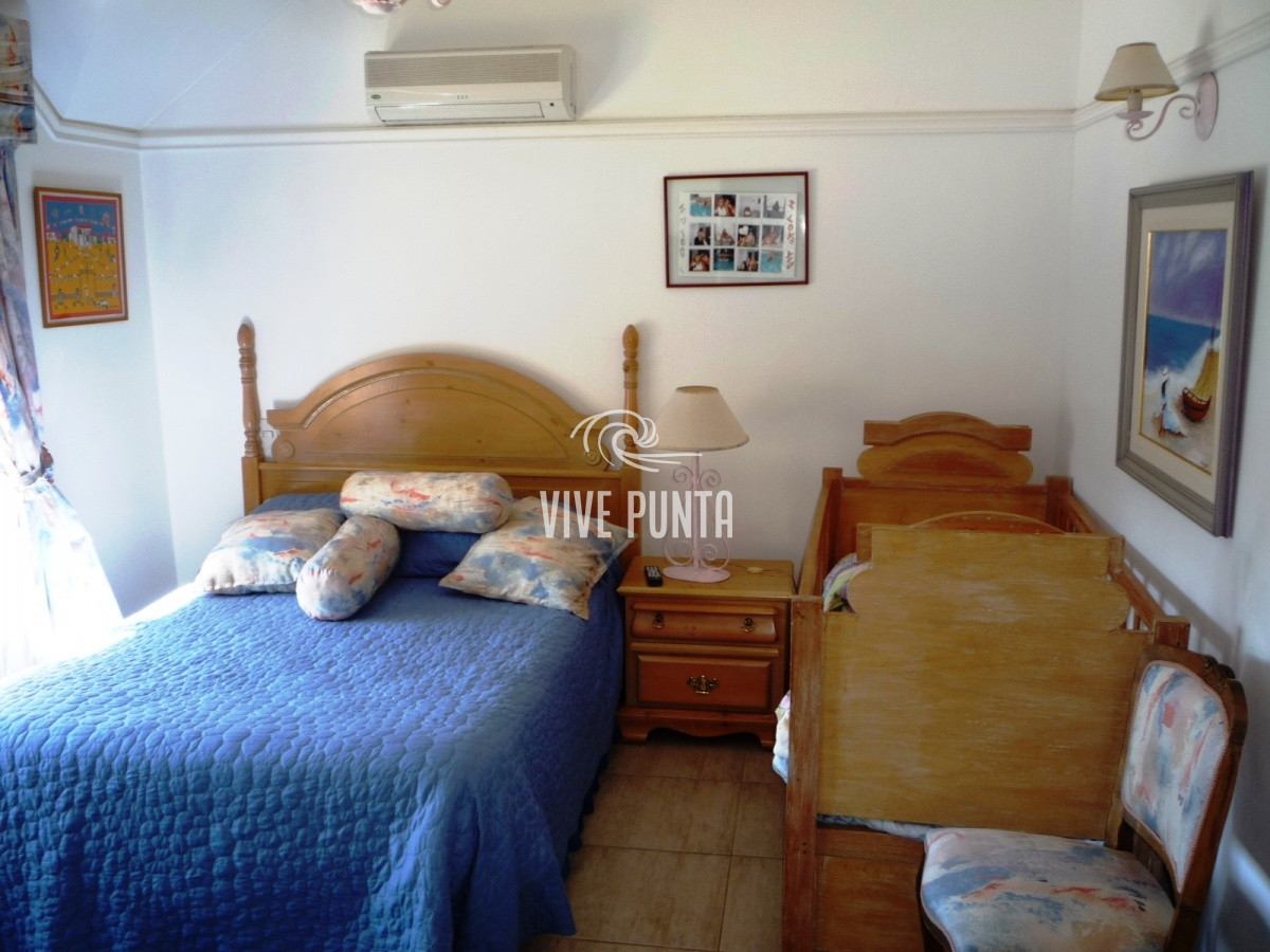 Casa ID.852 - Zona paradas en inmejorable entorno.