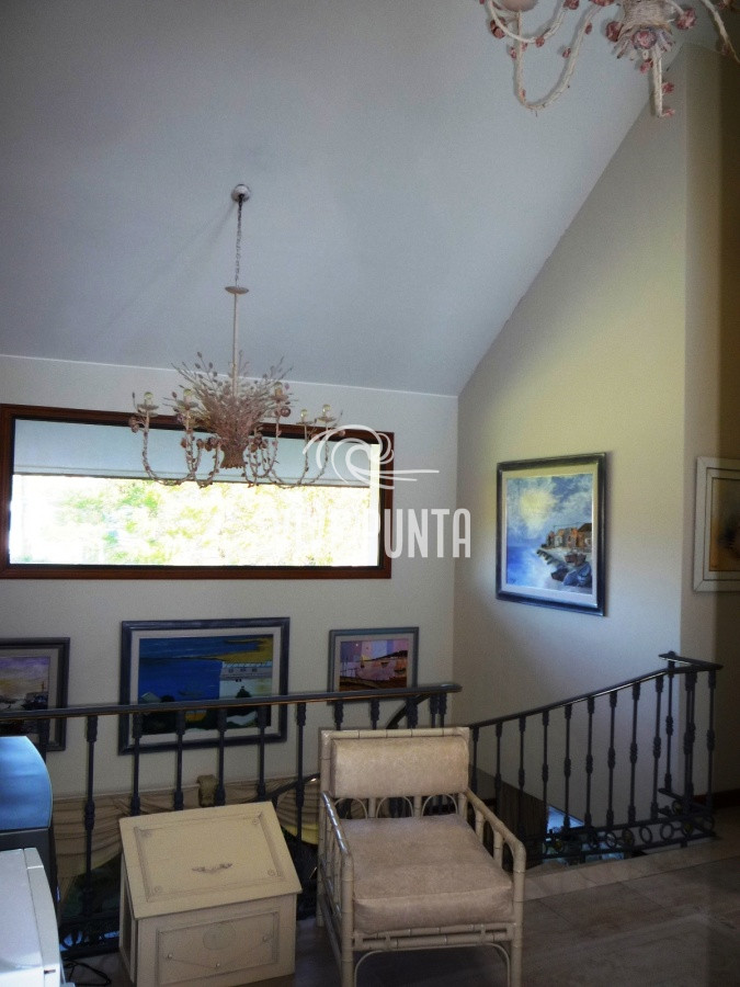 Casa ID.852 - Zona paradas en inmejorable entorno.