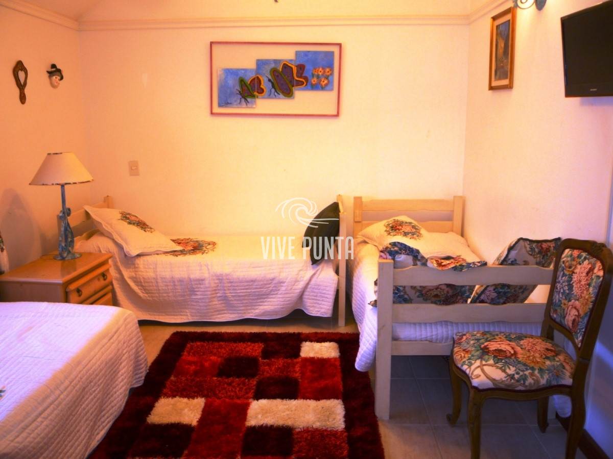 Casa ID.852 - Zona paradas en inmejorable entorno.