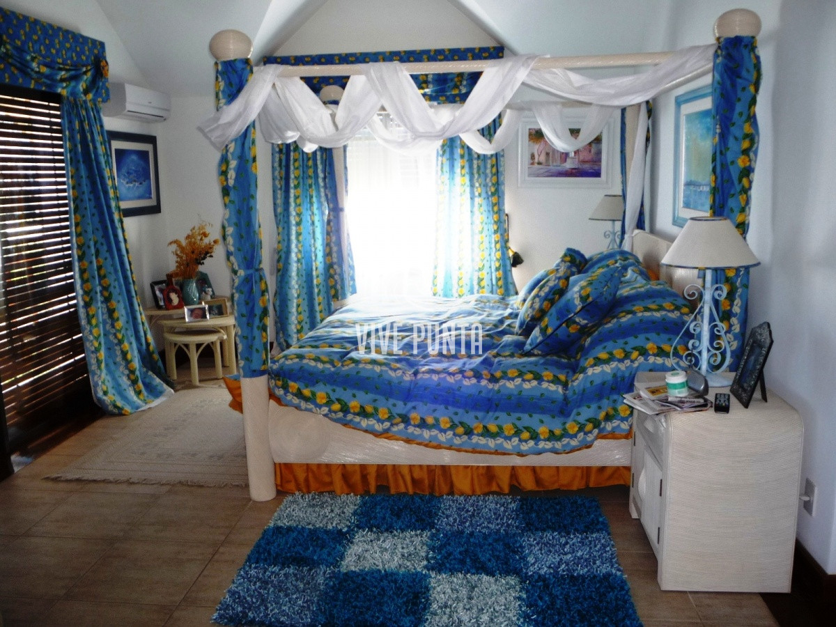 Casa ID.852 - Zona paradas en inmejorable entorno.