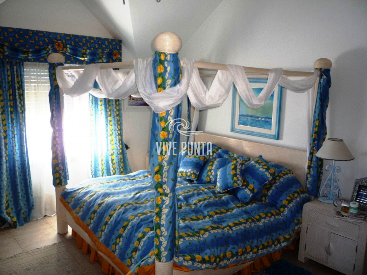 Casa ID.852 - Zona paradas en inmejorable entorno.