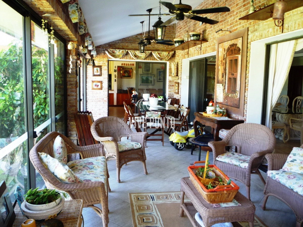 Casa ID.852 - Zona paradas en inmejorable entorno.