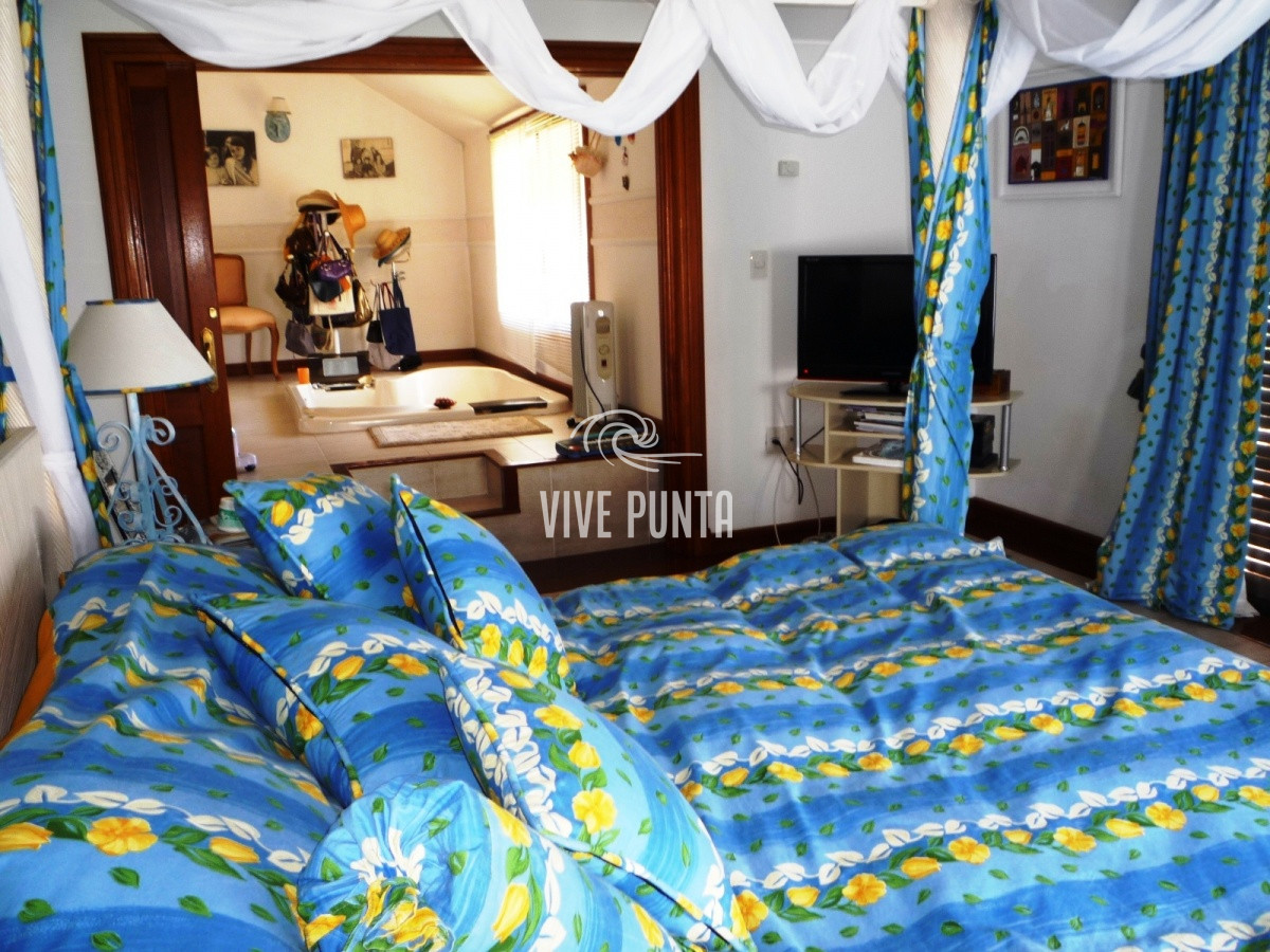 Casa ID.852 - Zona paradas en inmejorable entorno.