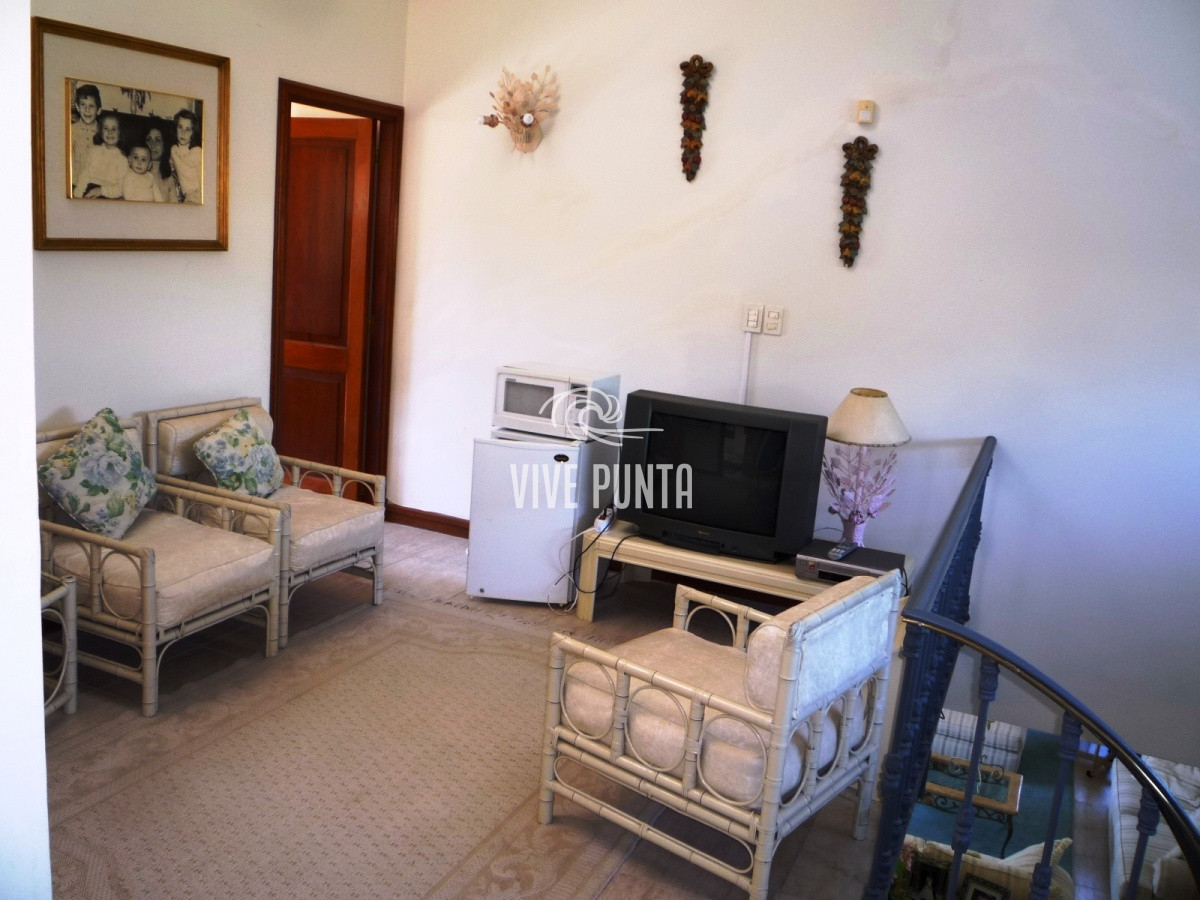 Casa ID.852 - Zona paradas en inmejorable entorno.