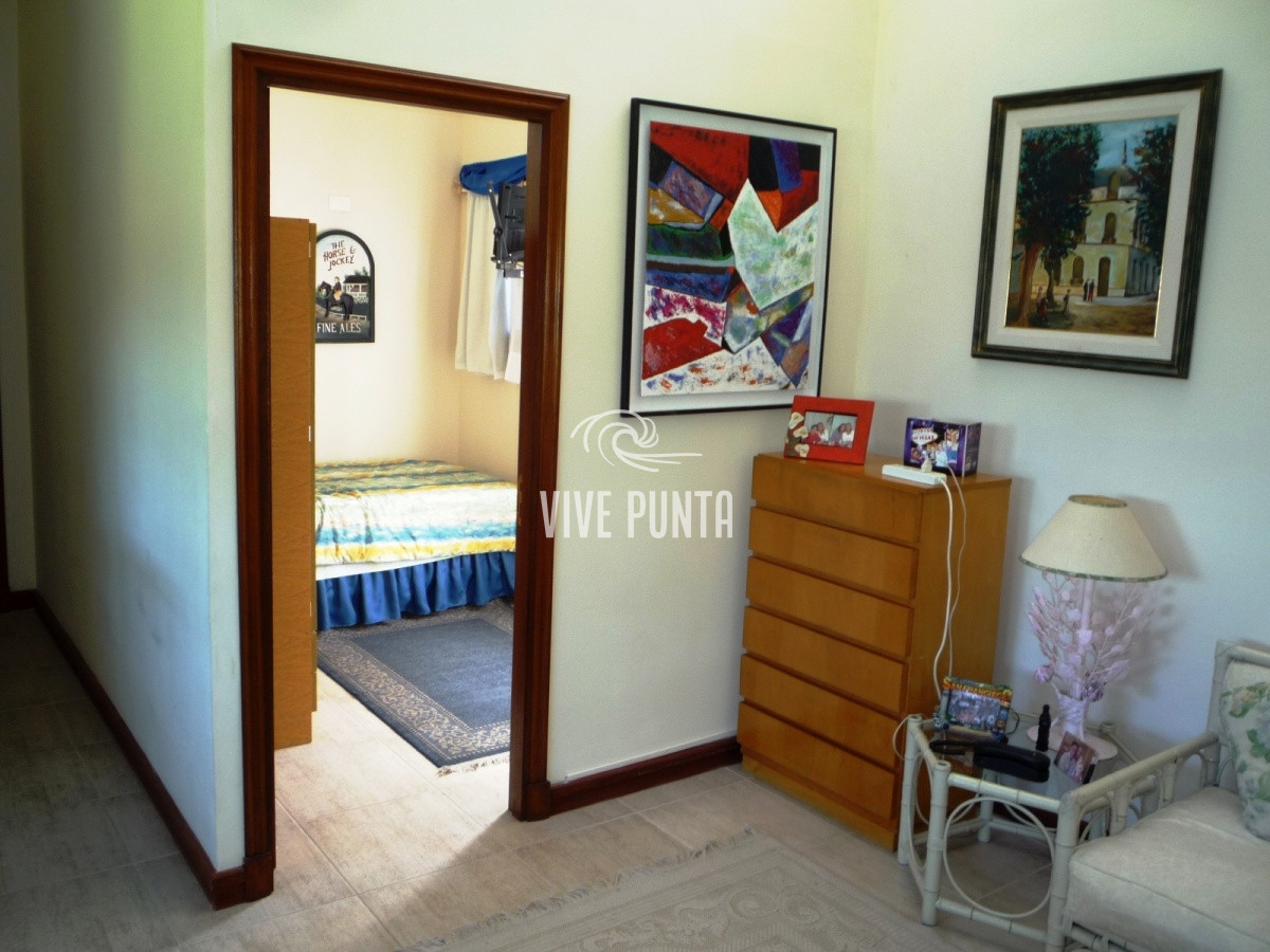 Casa ID.852 - Zona paradas en inmejorable entorno.