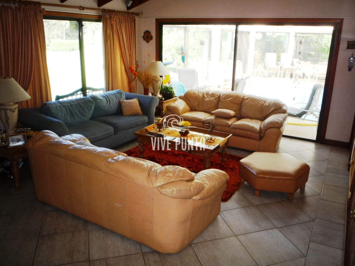 Casa ID.852 - Zona paradas en inmejorable entorno.