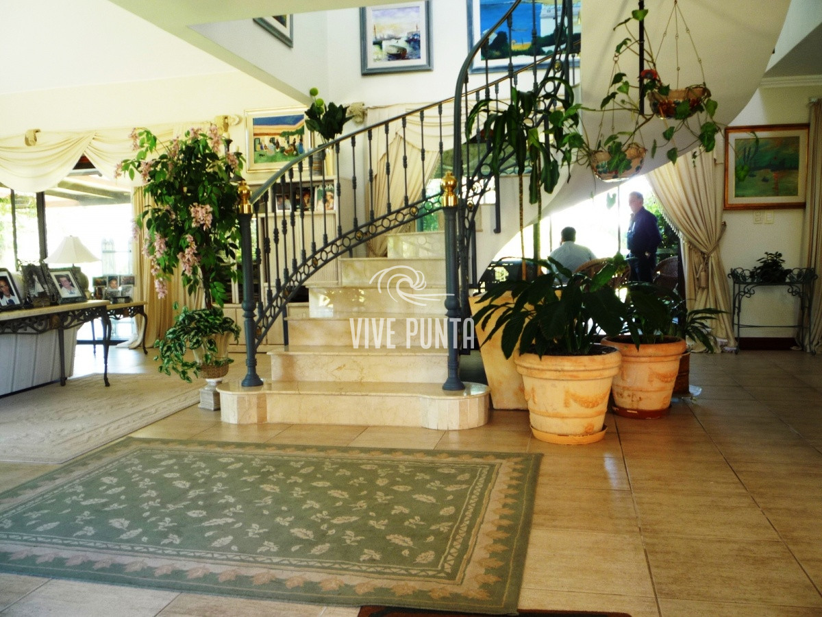 Casa ID.852 - Zona paradas en inmejorable entorno.
