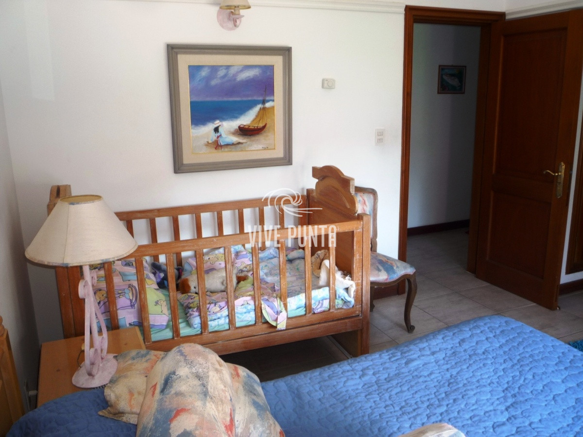 Casa ID.852 - Zona paradas en inmejorable entorno.