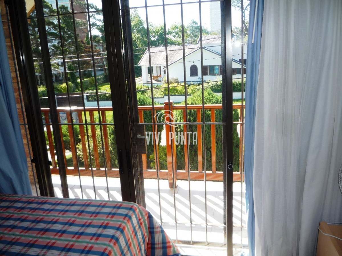 Casa ID.852 - Zona paradas en inmejorable entorno.