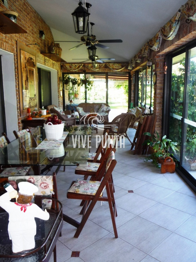 Casa ID.852 - Zona paradas en inmejorable entorno.