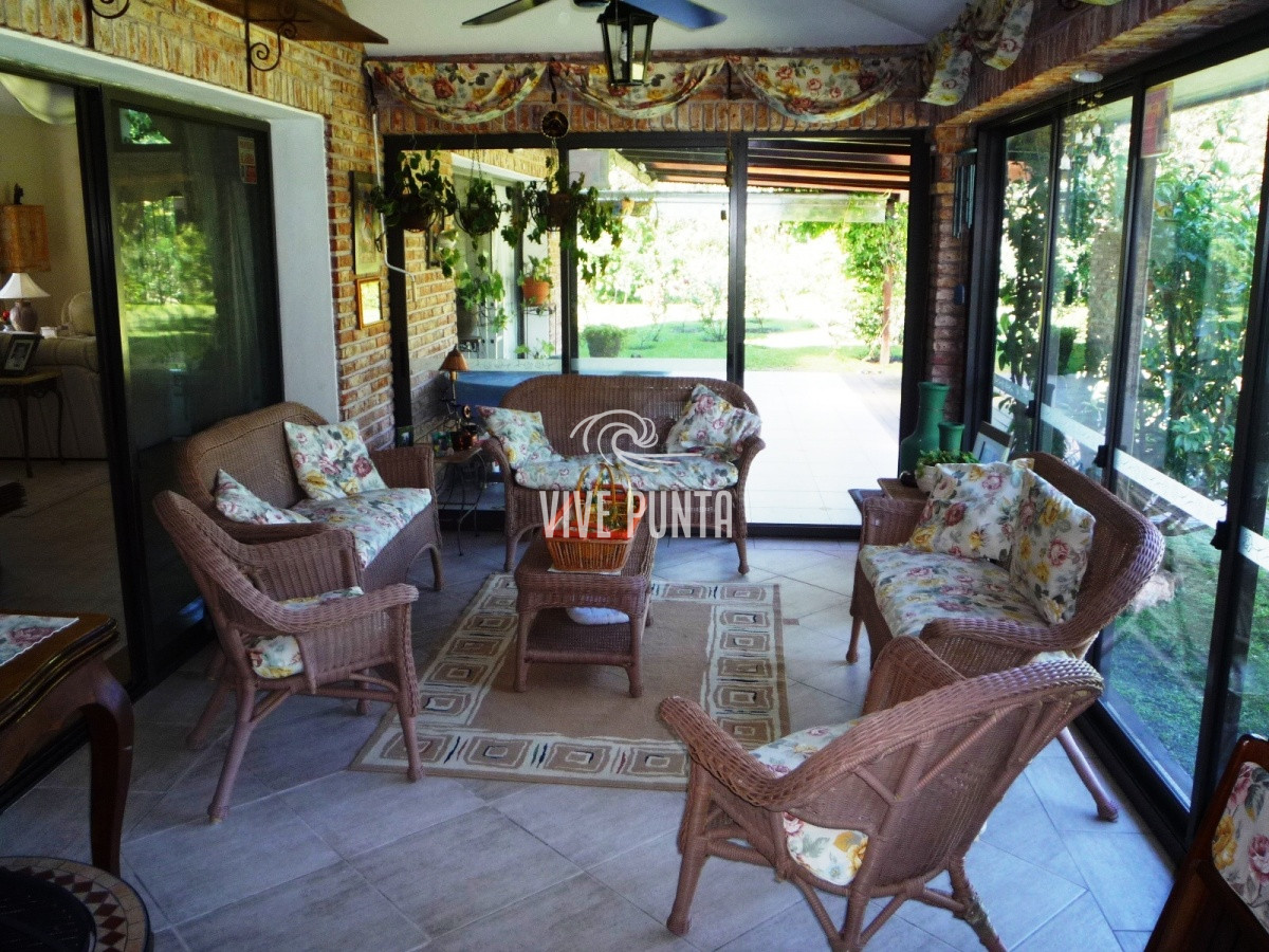 Casa ID.852 - Zona paradas en inmejorable entorno.