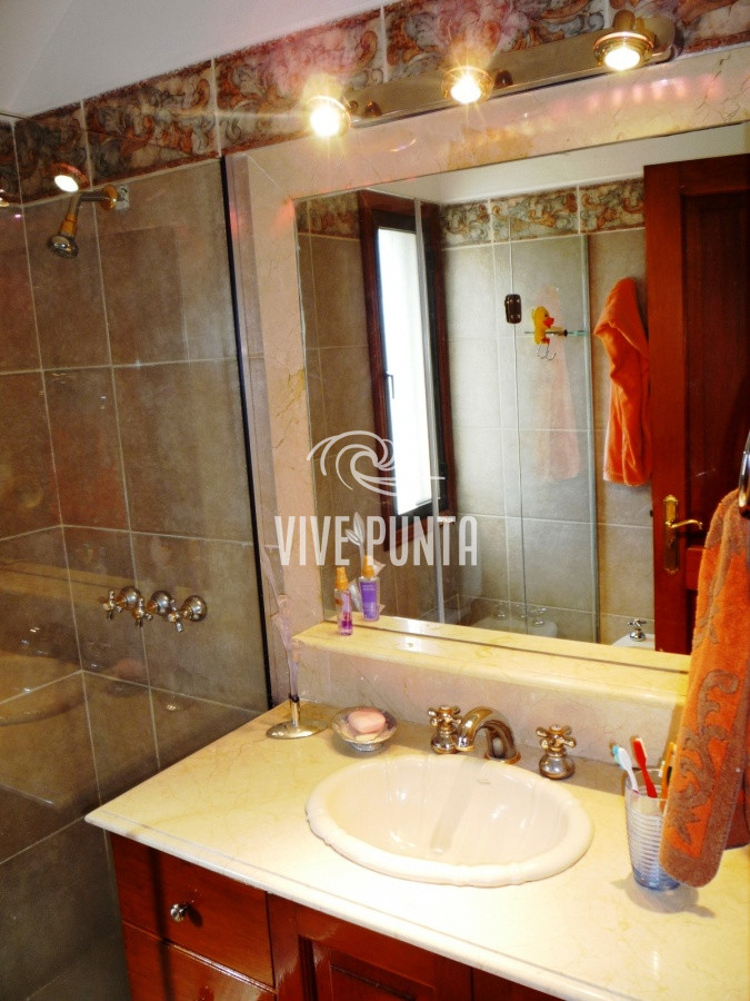 Casa ID.852 - Zona paradas en inmejorable entorno.
