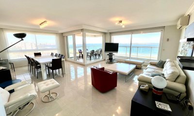 Apartamento mansa 3 dormitorios y servicio con vista al mar