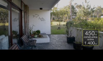A metros del mar muy linda casa ideal para vivir todo el año