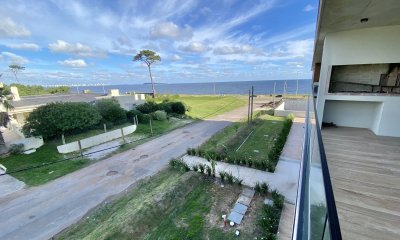 APARTAMENTO EN VENTA 3 DORMITORIOS Y MEDIO 2 BAÑOS 1 EN SUITE EN MANSA BAY