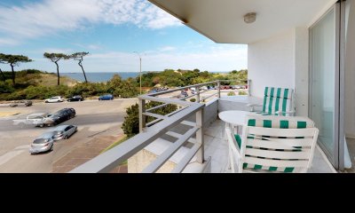 VENTA DE APARTAMENTO DE 3 DORMITORIOS EN MANSA PUNTA DEL ESTE