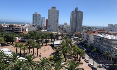 VENTA DE APARTAMENTO DE 1 DORMITORIO EN PENINSULA PUNTA DEL ESTE