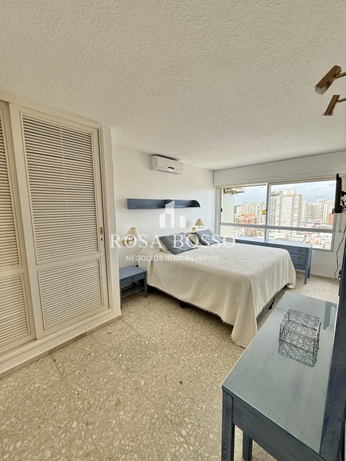 Apartamento ID.8869 - Apartamento, Venta, 3 dormitorios, Península, Punta del Este