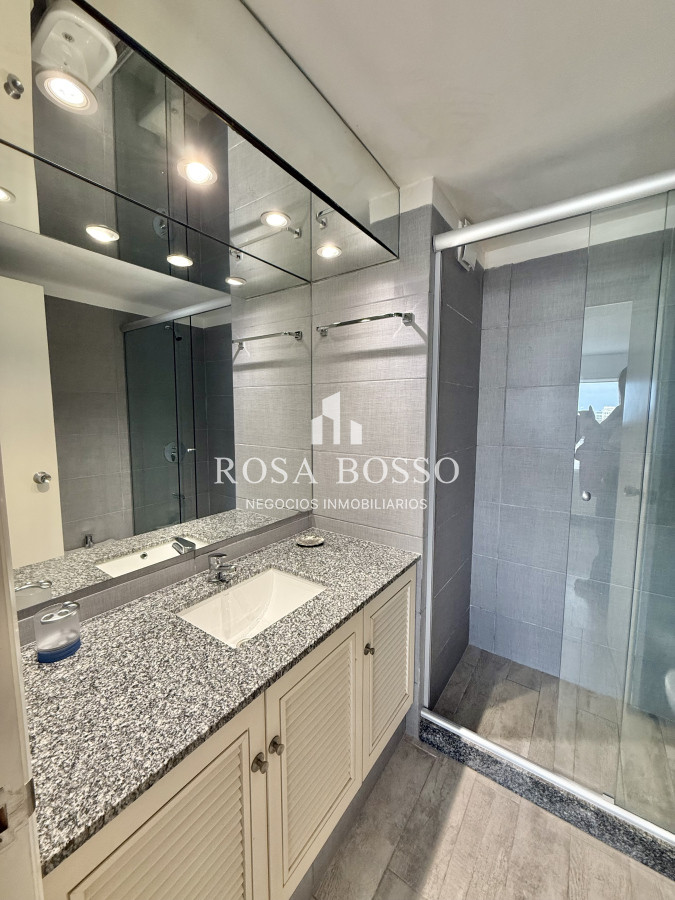 Apartamento ID.8869 - Apartamento, Venta, 3 dormitorios, Península, Punta del Este