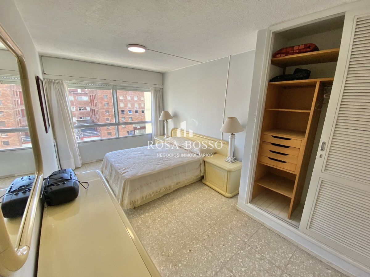 Apartamento ID.8870 - Apartamento, Venta, 3 dormitorio, Punta del Este, Península