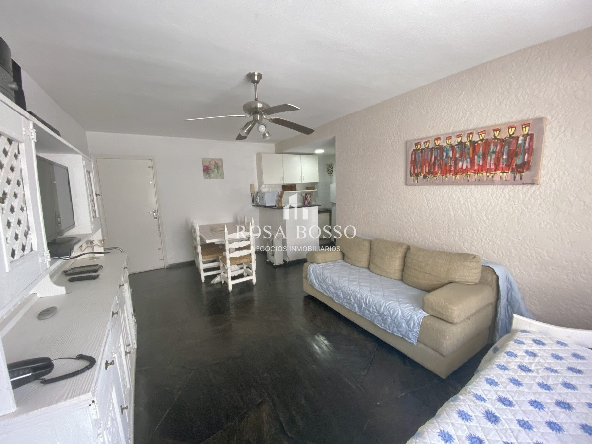 Apartamento ID.9296 - VENTA DE APARTAMENTO DE 1 DORMITORIO EN MANSA PUNTA DEL ESTE 