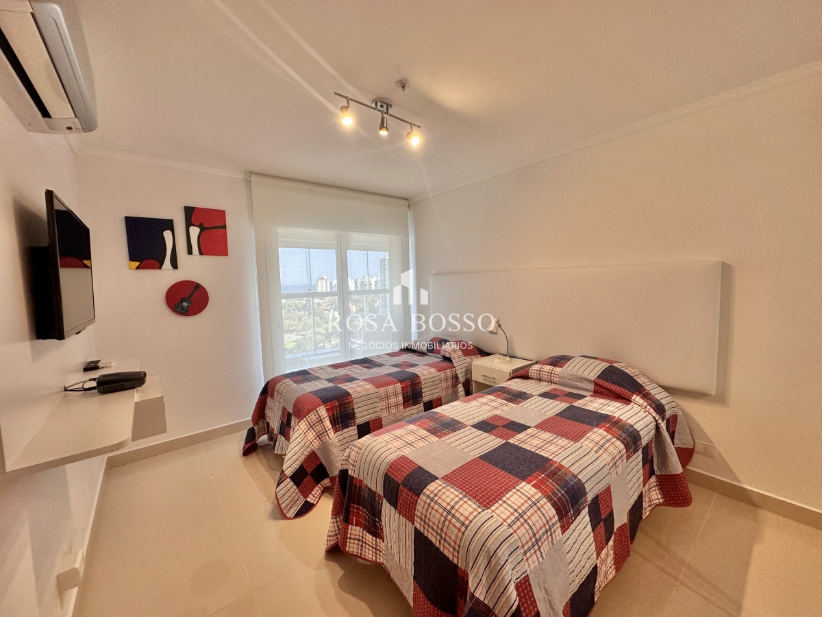 Apartamento ID.9216 - ALQUILER ANUAL APARTAMENTO 2 DORMITORIOS Y 2 BAÑOS MIAMI BOULEVARD