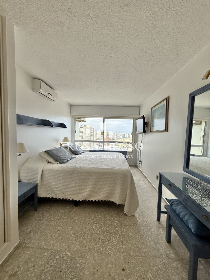 Apartamento ID.8869 - Apartamento, Venta, 3 dormitorios, Península, Punta del Este