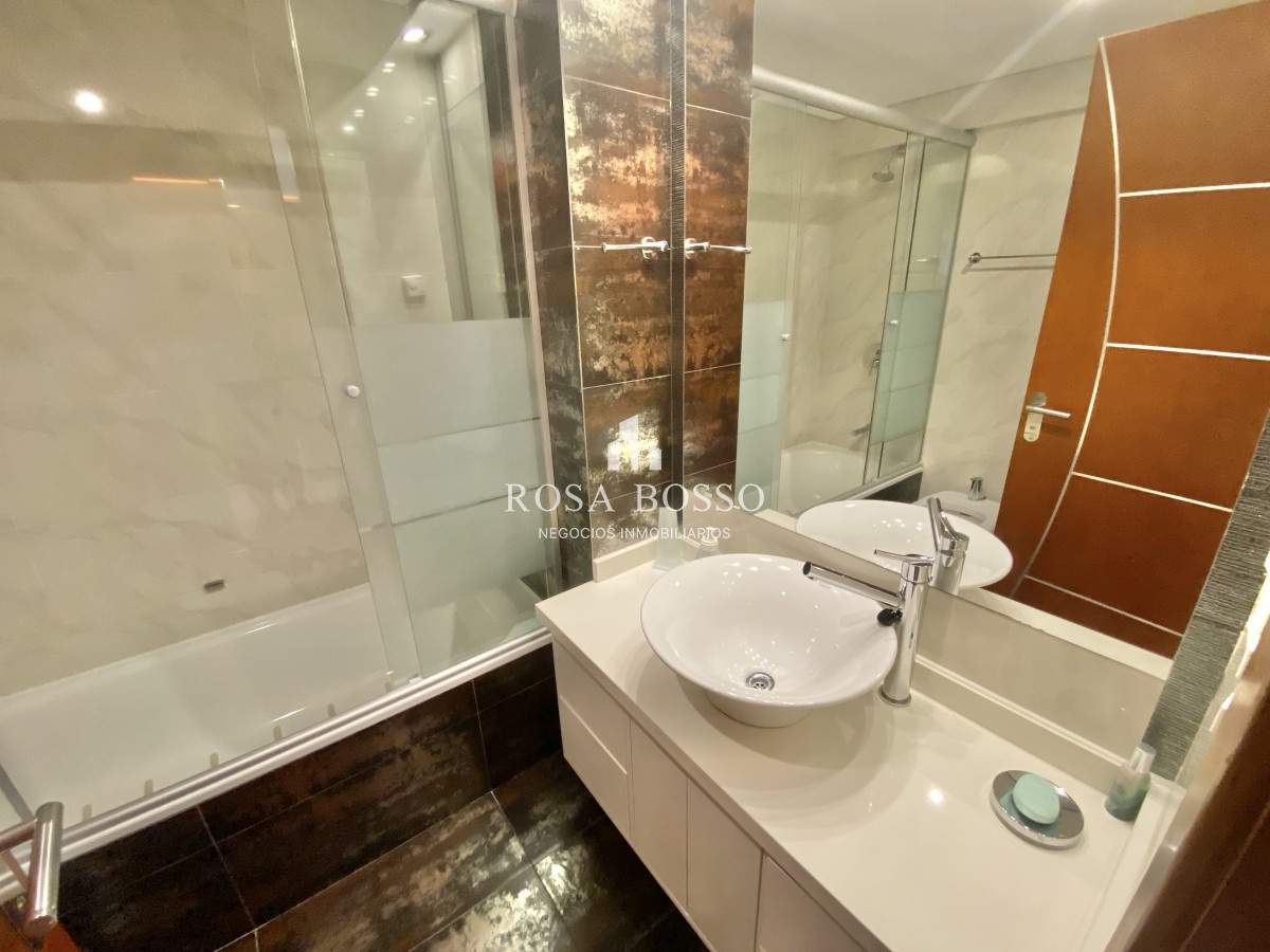 Apartamento ID.9217 - ALQUILER ANUAL-INVERNAL DE APARTAMENTO DE 2 DORMITORIOS EN EDIFICIO MIAMI BOULEVARD