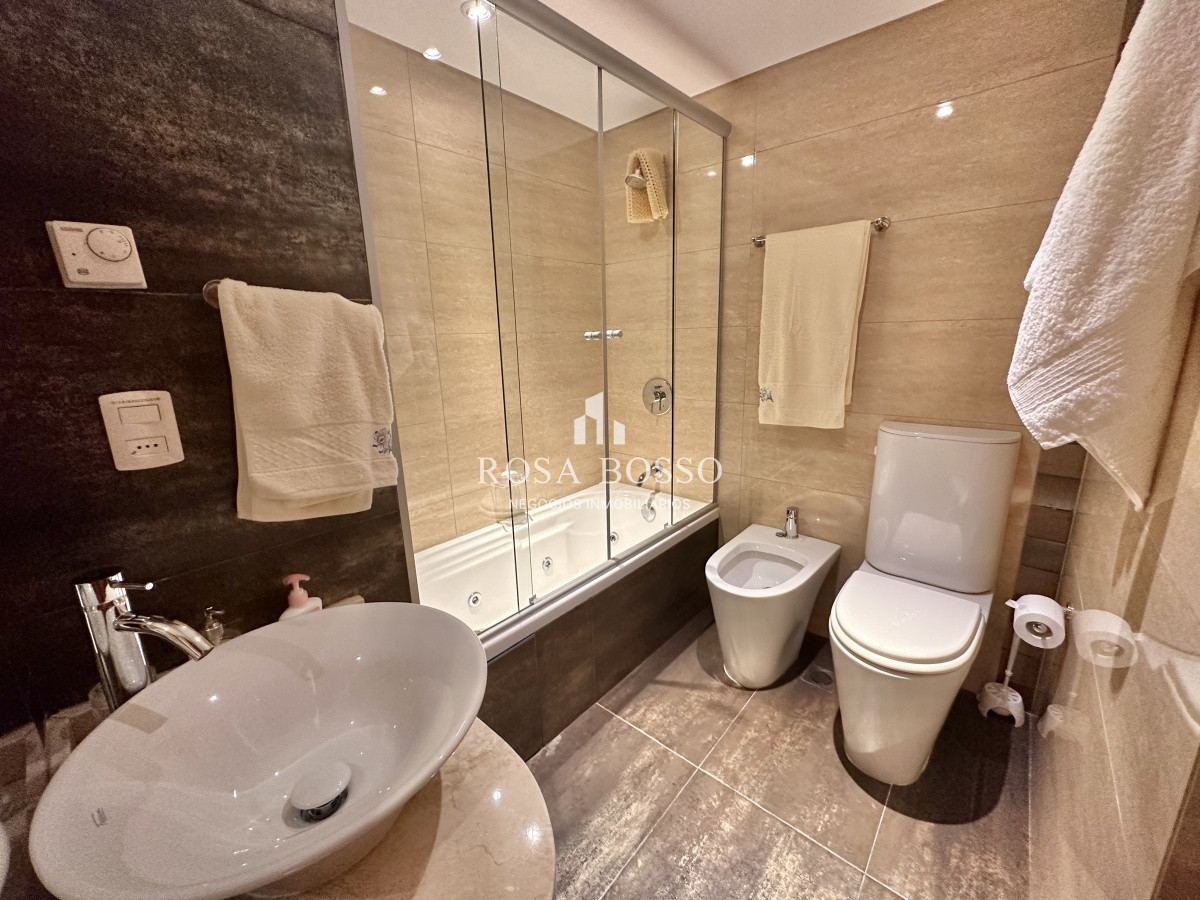 Apartamento ID.9216 - ALQUILER ANUAL APARTAMENTO 2 DORMITORIOS Y 2 BAÑOS MIAMI BOULEVARD