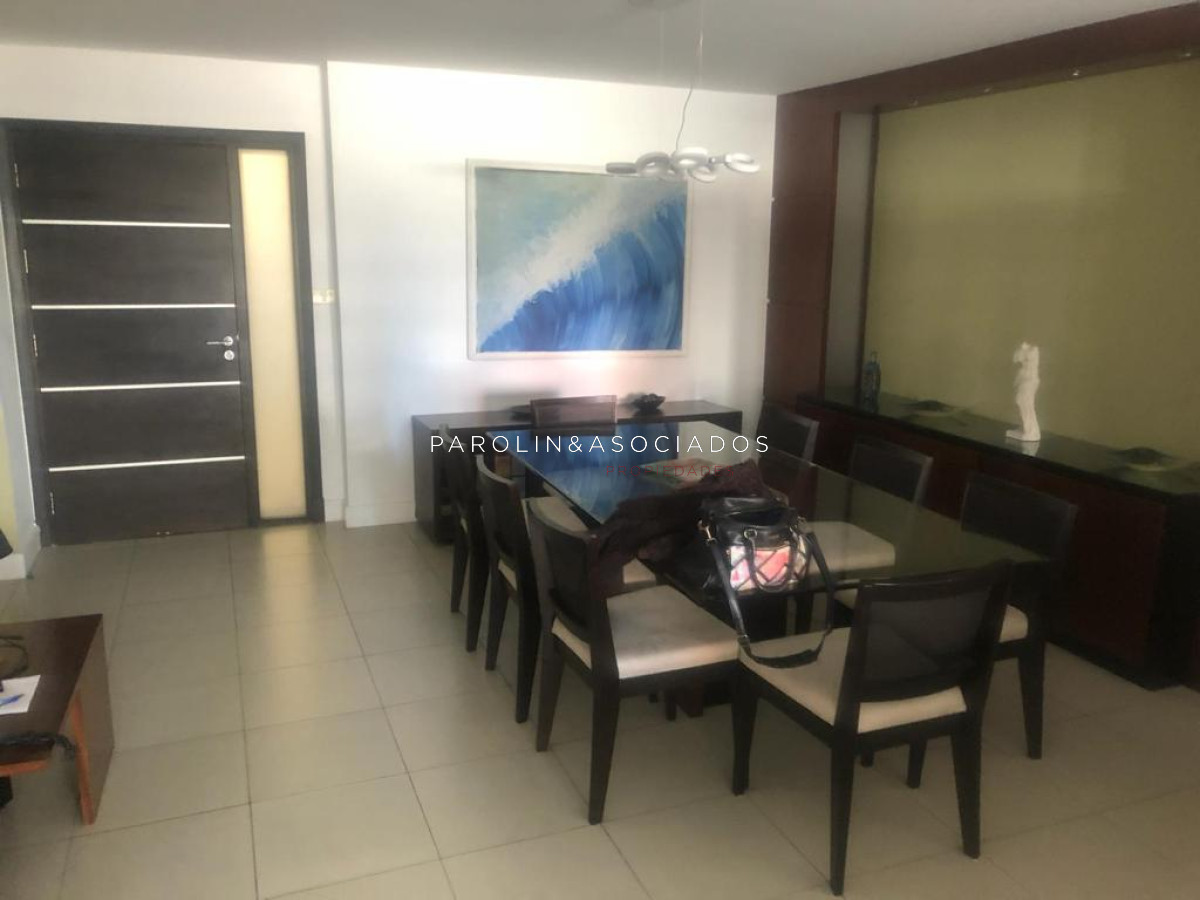 Apartamento amplio en venta en torre Manhattan, Punta del Este. - GoPunta - Portal Inmobiliario de Punta del Este - Maldonado