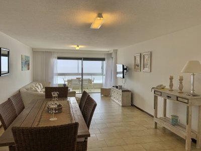 APARTAMENTO EN VENTA DE 3 DORMITORIOS EN  PLAYA MANSA.